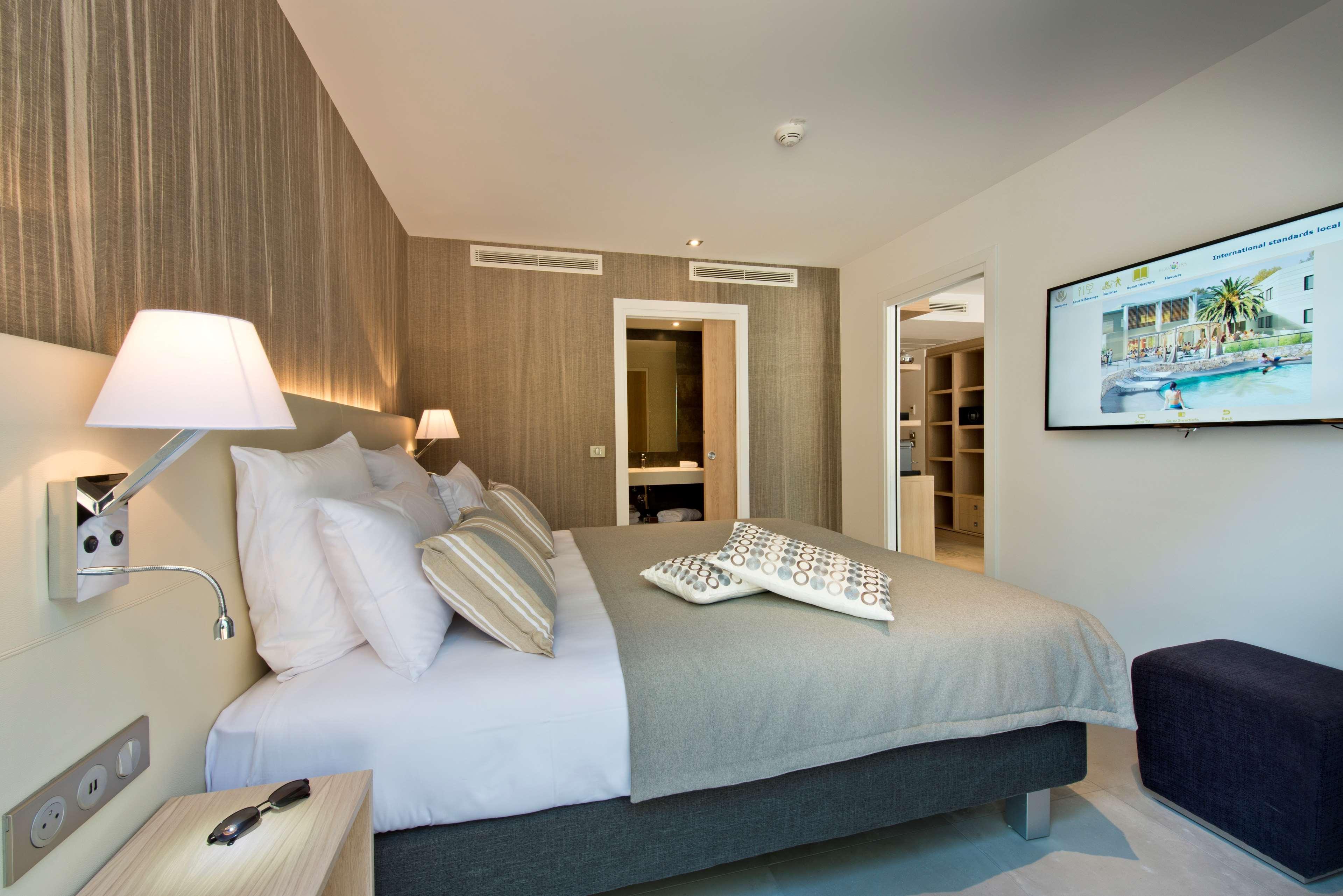 Golden Tulip Sophia Antipolis - Hotel&Spa Valbonne Buitenkant foto