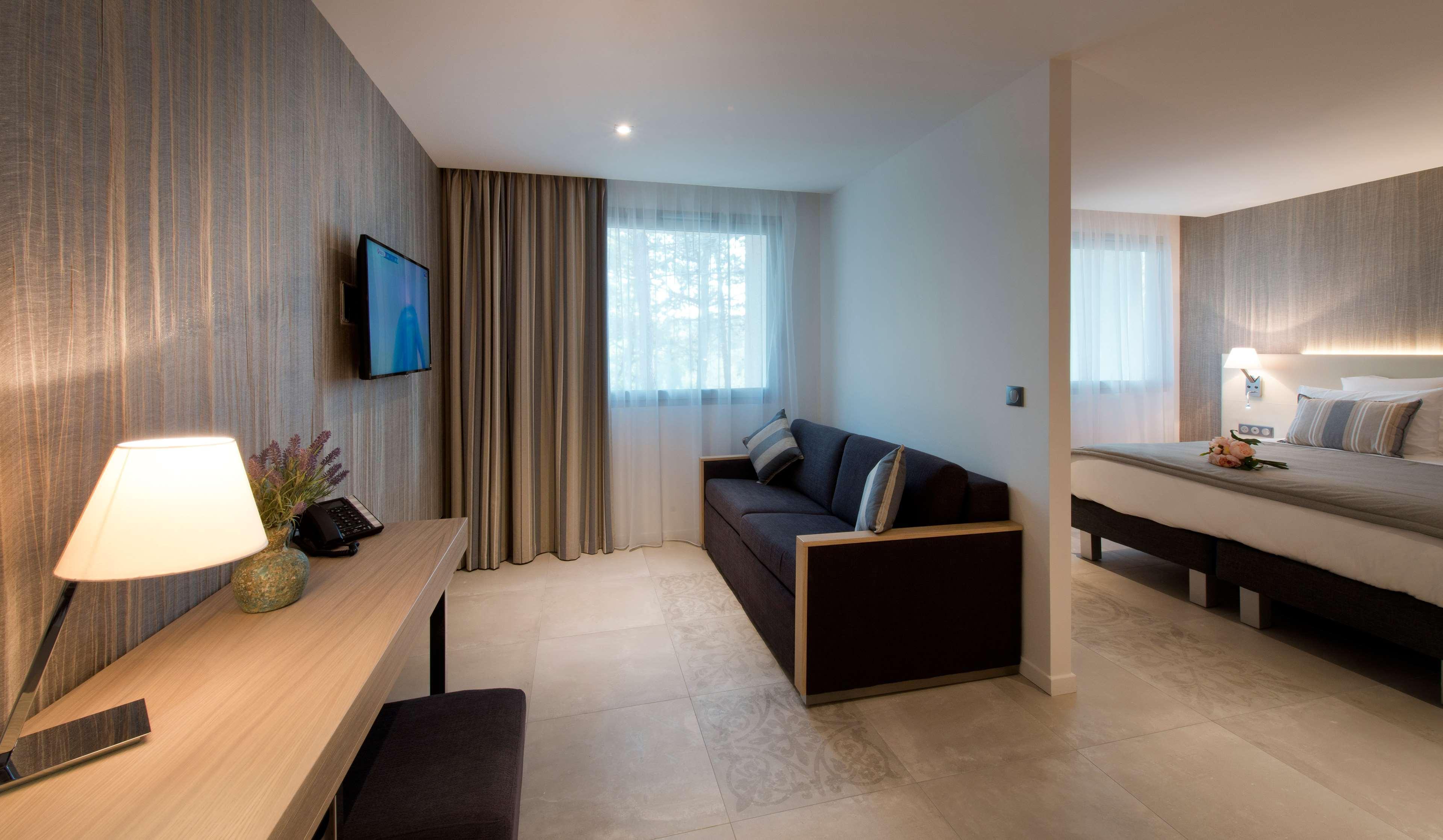 Golden Tulip Sophia Antipolis - Hotel&Spa Valbonne Buitenkant foto