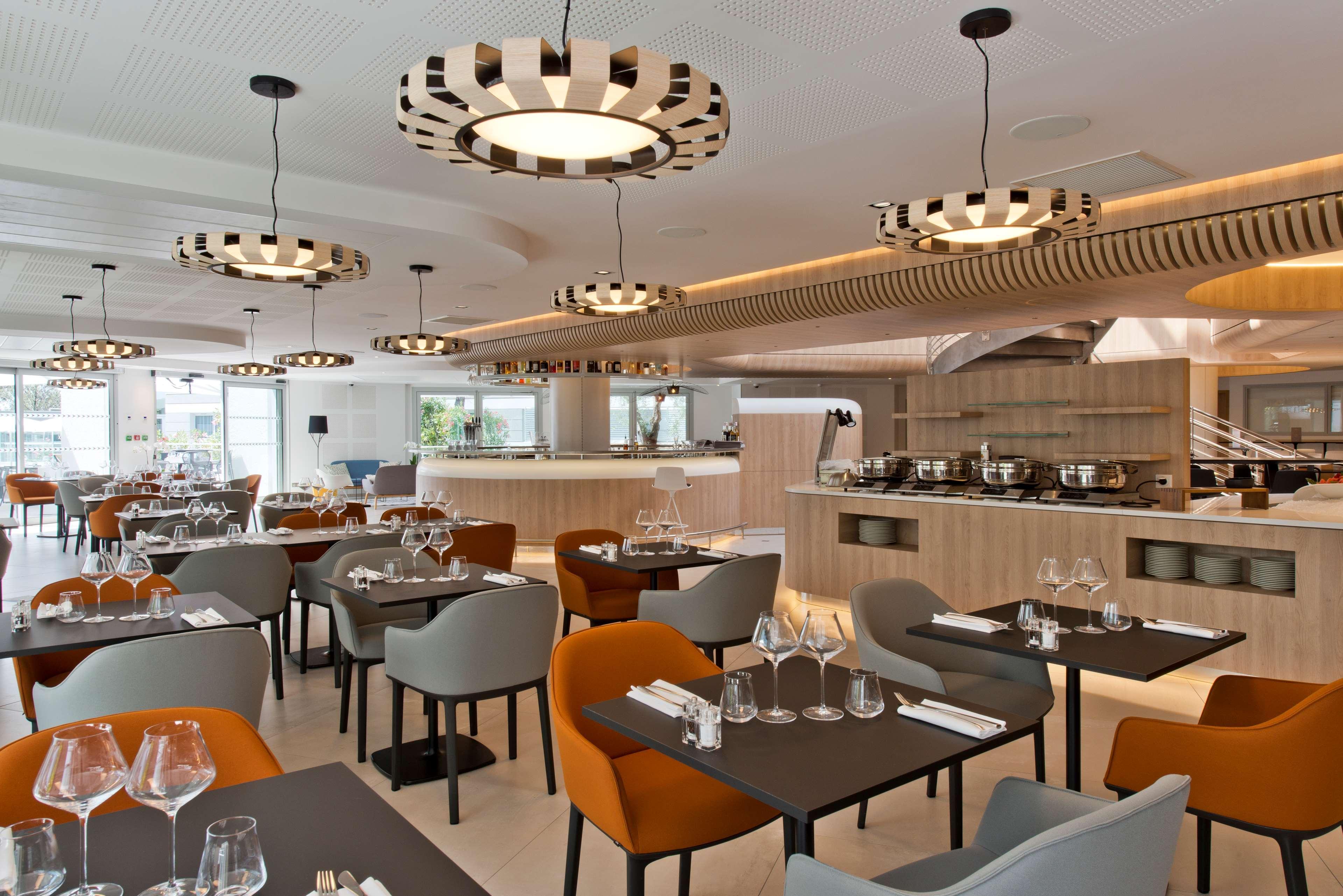 Golden Tulip Sophia Antipolis - Hotel&Spa Valbonne Buitenkant foto